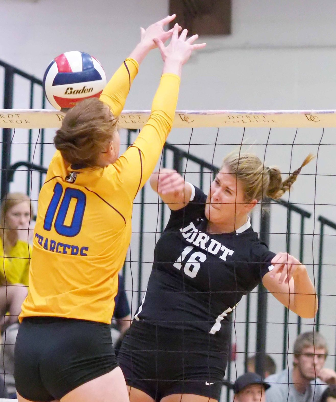 Briar Cliff at Dordt volleyball